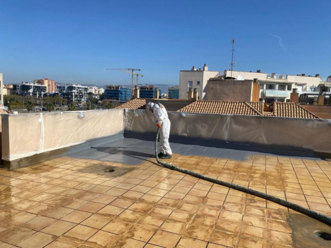 Impermeabilización de terraza con poliurea.